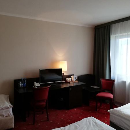 Hotel San Remo Zgierz Kültér fotó
