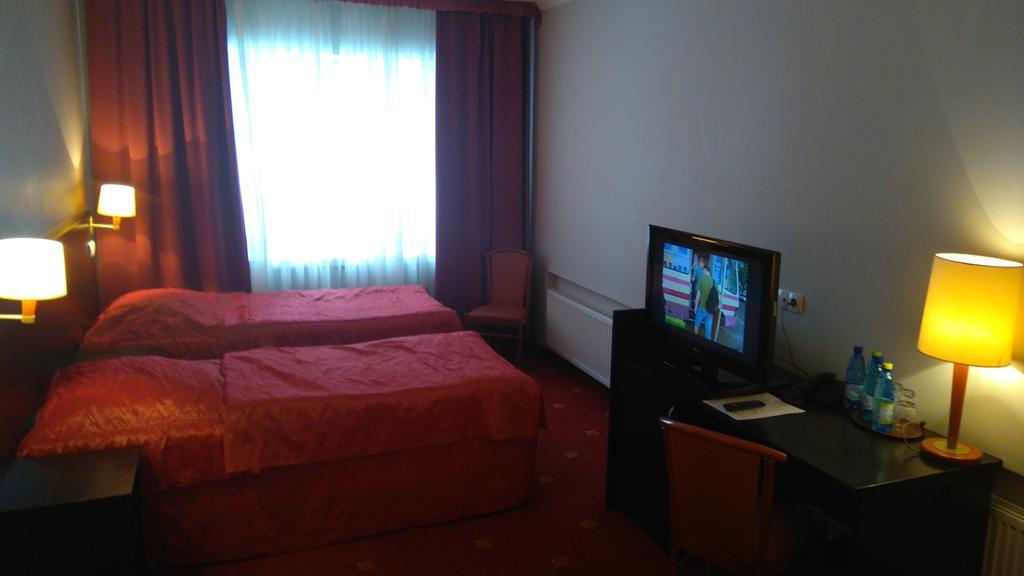 Hotel San Remo Zgierz Kültér fotó