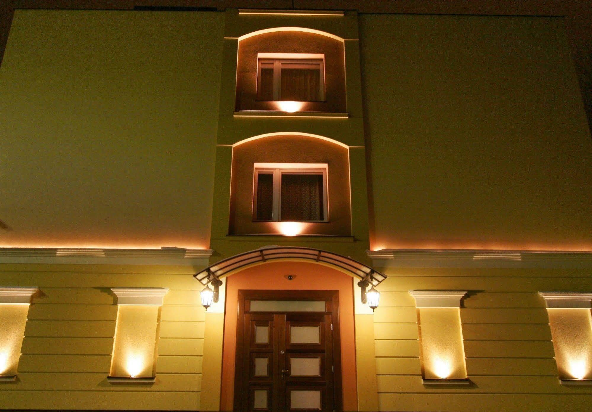 Hotel San Remo Zgierz Kültér fotó