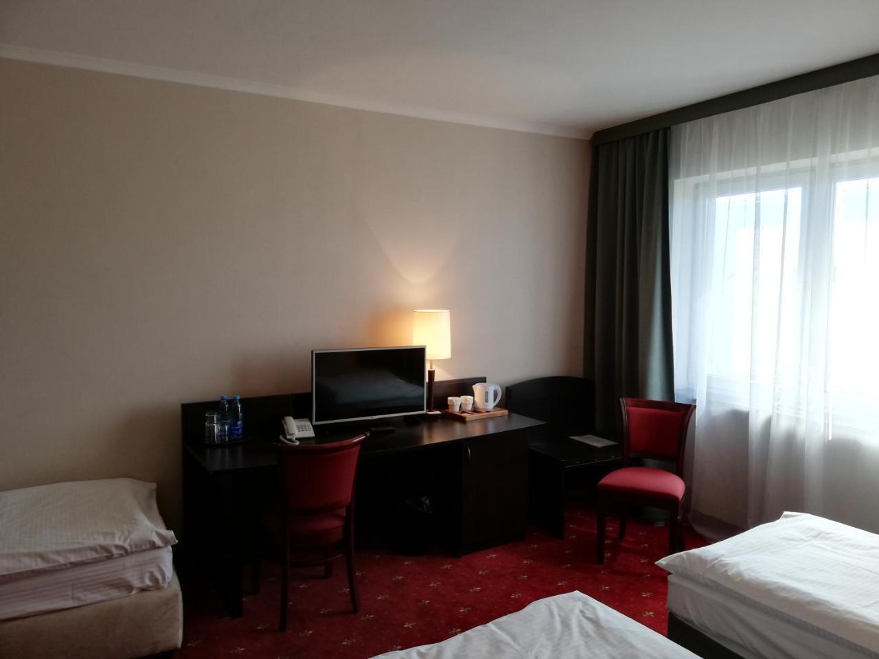 Hotel San Remo Zgierz Kültér fotó